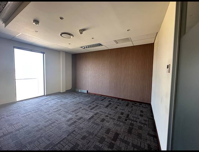 432M² OFFICE TO LET IN ECO PARK ESTATE
